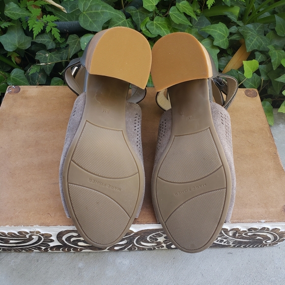 Chic Marc Fisher Suede Block Heel Sandals - Picture 10 of 12